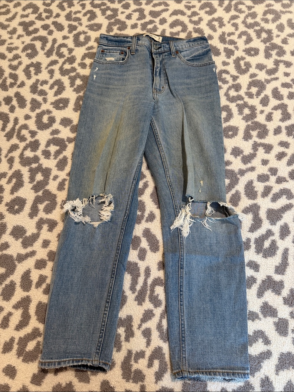Abercrombie & Fitch The Mom High Rise Jeans